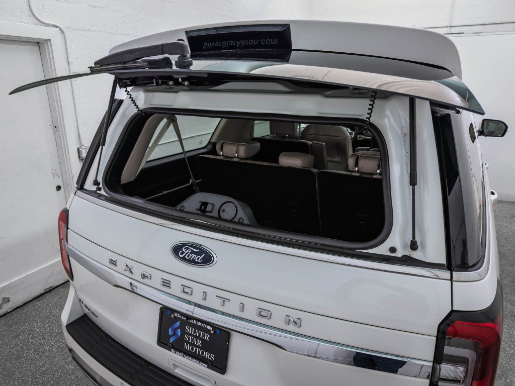 Used 2024 Ford Expedition Max Limited AWD/4WD image 9