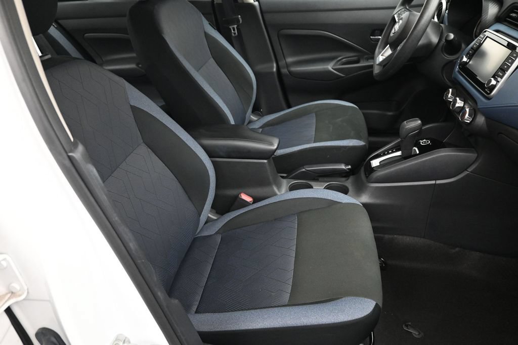 Used 2025 Nissan Versa SV FWD image 19