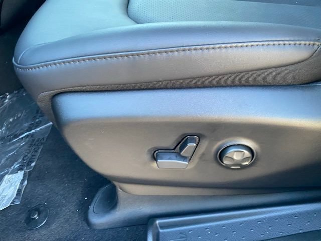 New 2026 Chrysler Pacifica Select w/ S Appearance Package FWD image 17