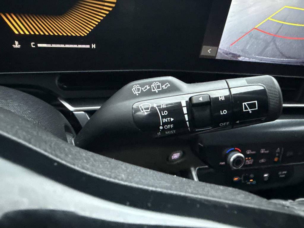 Used 2025 Kia Carnival image 29