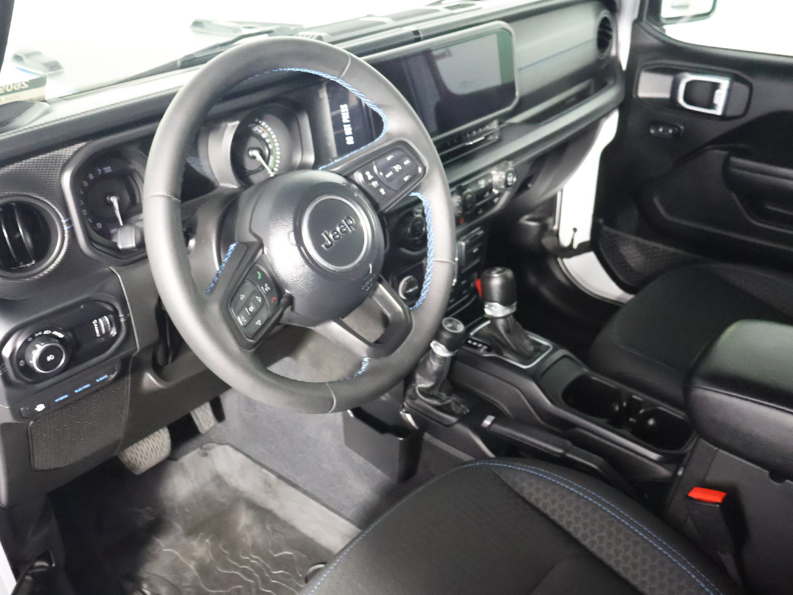 Used 2024 Jeep Wrangler Unlimited Rubicon 4xe w/ Capability Package AWD/4WD image 22