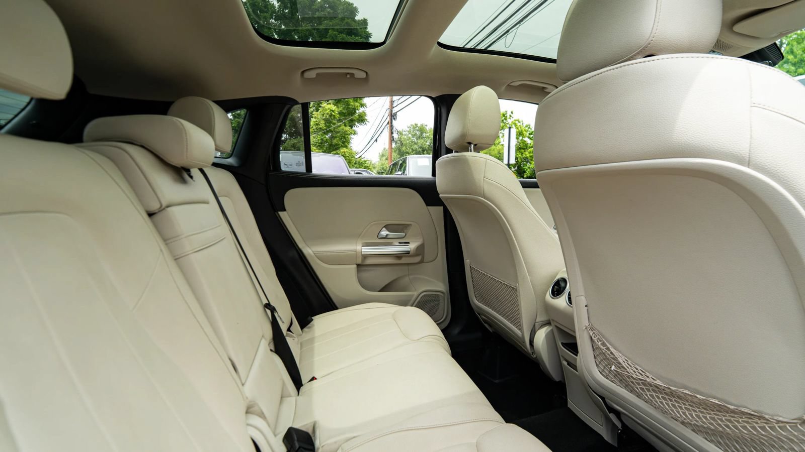Used 2022 Mercedes-Benz GLA 250 4MATIC w/ Premium Package Lite image 19