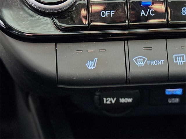 Used 2025 Hyundai Elantra SEL image 22