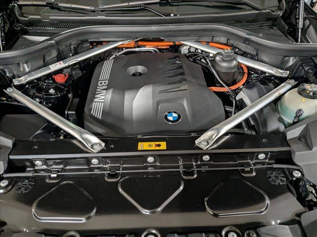 New 2026 BMW X5 xDrive50e w/ Premium Package image 18