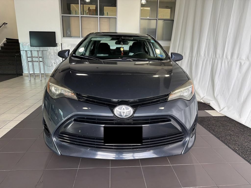 Used 2017 Toyota Corolla LE w/ Carpet Mat Package (TMS) FWD image 2