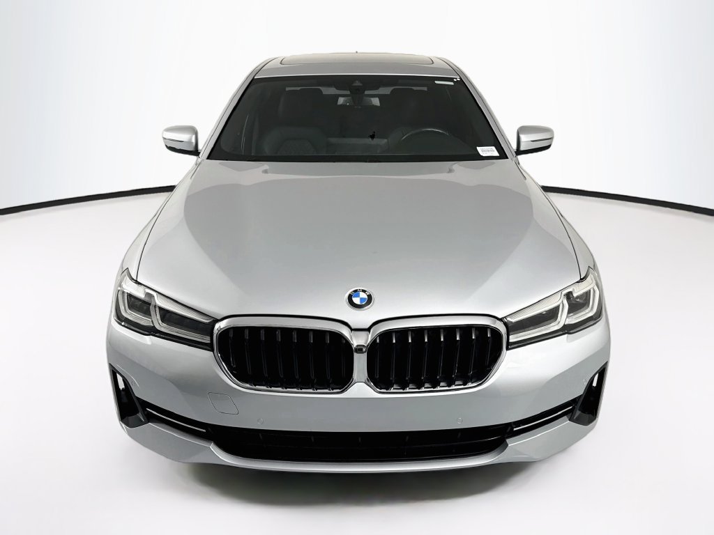 Used 2021 BMW 530i w/ Convenience Package RWD image 2