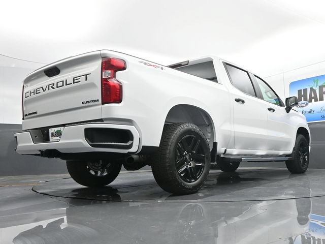 New 2026 Chevrolet Silverado 1500 Custom w/ LPO, Dark Essentials Package AWD/4WD image 17
