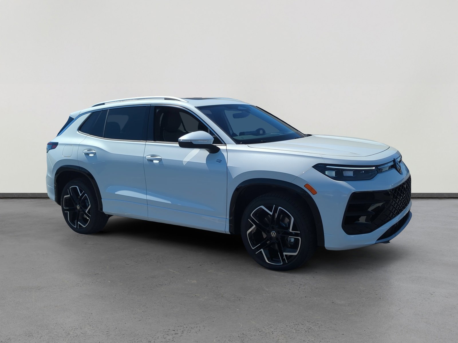 New 2026 Volkswagen Tiguan SEL R-Line image 7