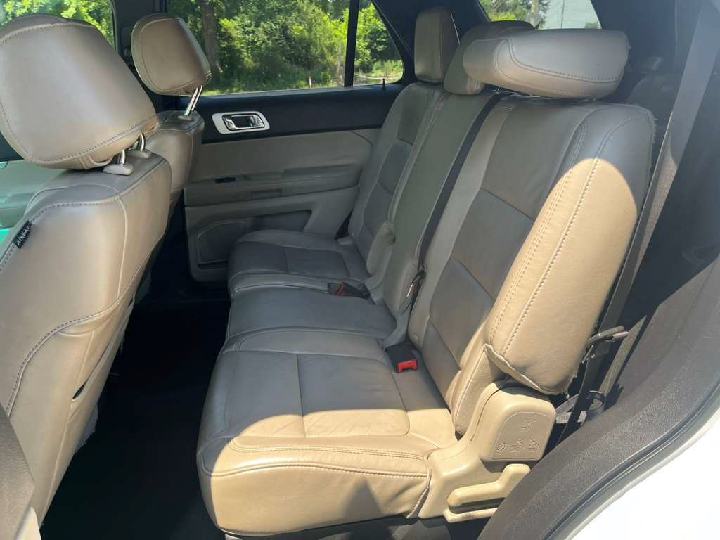 Used 2012 Ford Explorer XLT FWD image 11