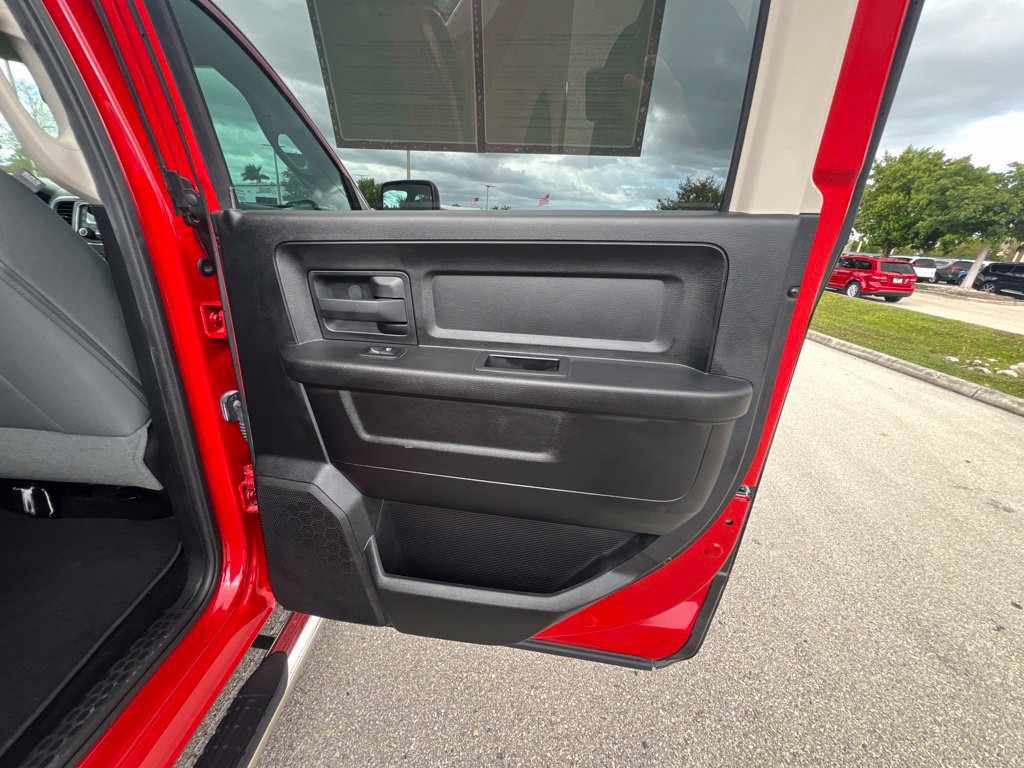 Used 2015 RAM 1500 Express RWD image 24