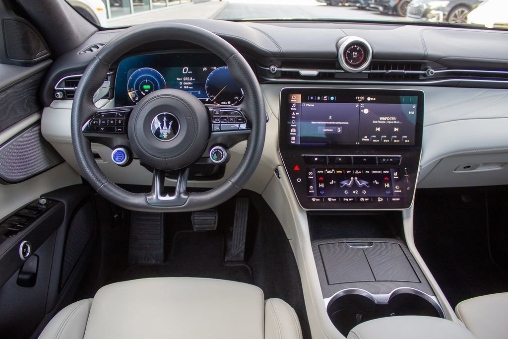 Used 2024 Maserati Grecale GT image 13