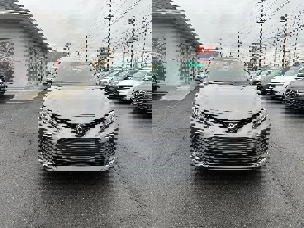 Used 2023 Toyota Camry LE image 2