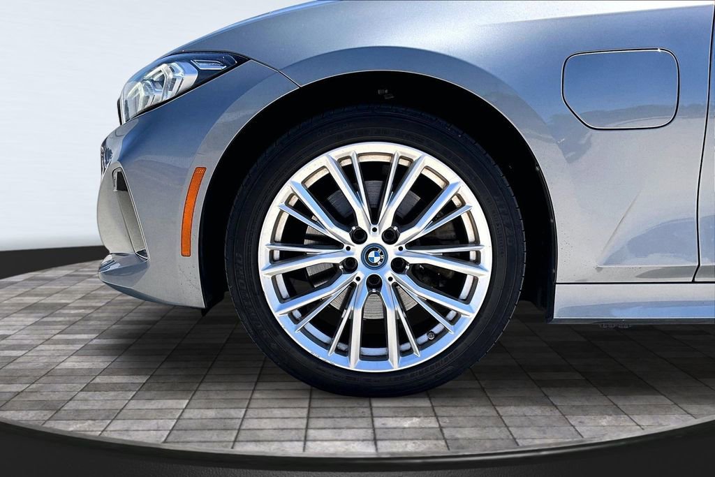 Used 2024 BMW 330e RWD image 32