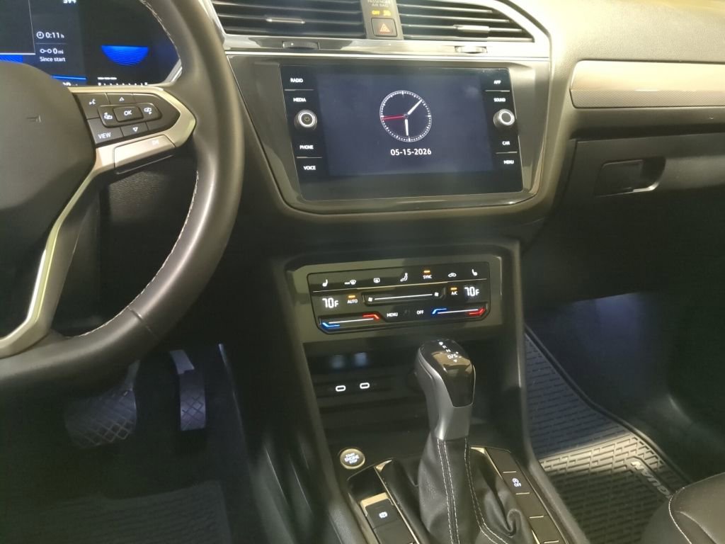 Used 2022 Volkswagen Tiguan SE AWD/4WD image 10