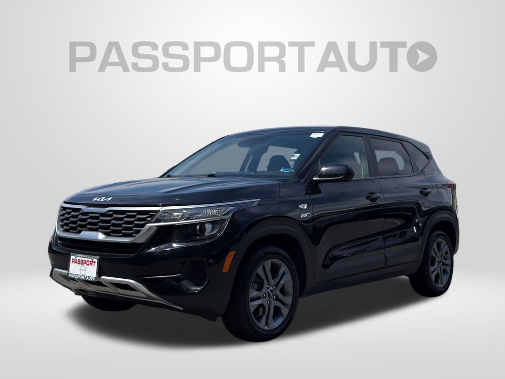 Used 2022 Kia Seltos LX AWD/4WD image 1