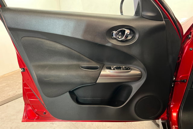 Used 2012 Nissan Juke SL FWD image 14