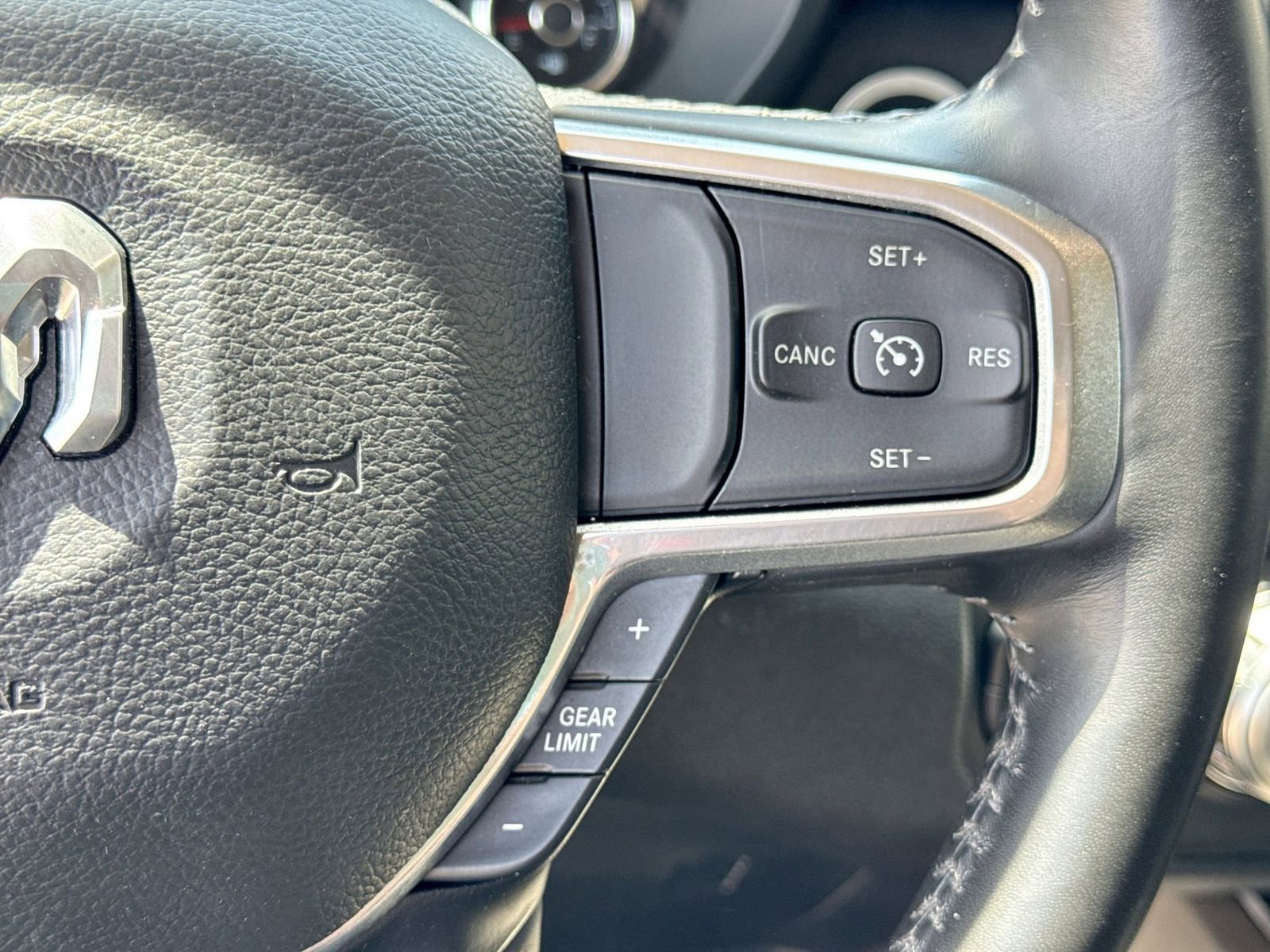 Used 2021 RAM 1500 Laramie AWD/4WD image 28