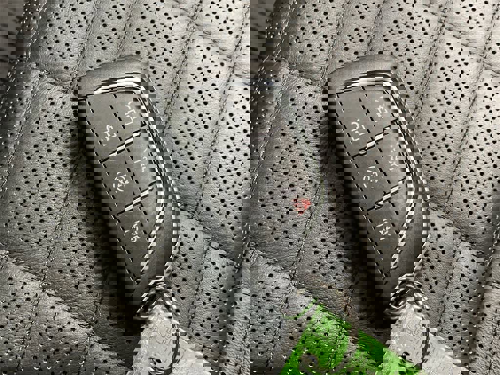 Certified 2024 Cadillac Escalade Premium Luxury Platinum image 31