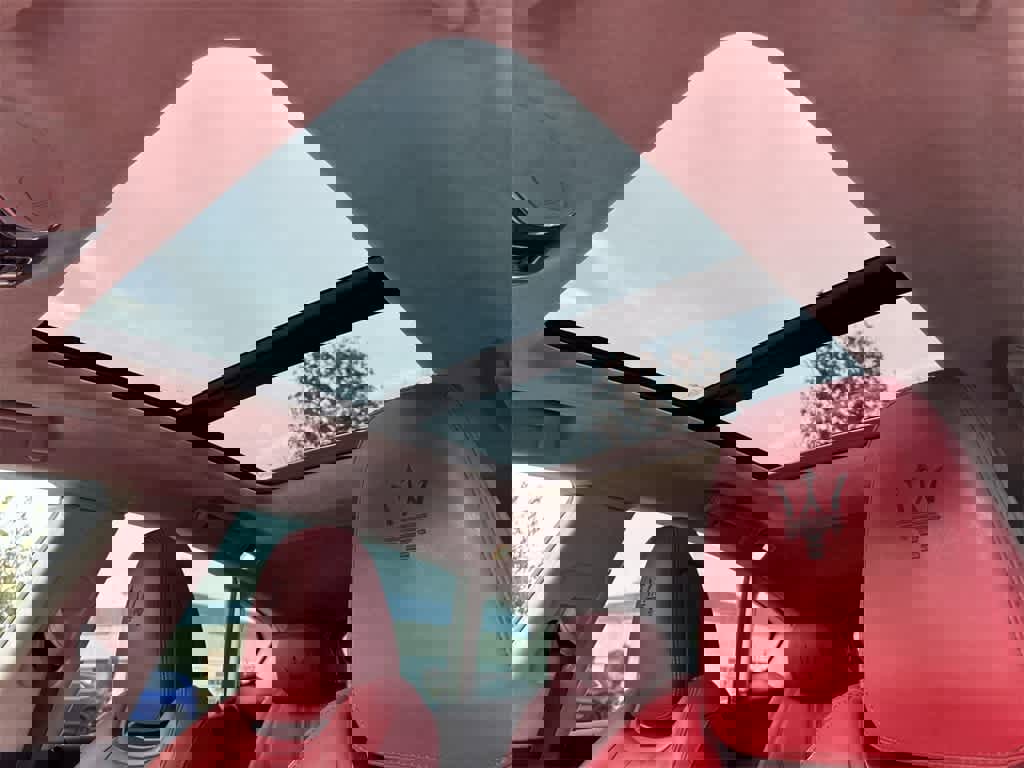 Used 2022 Maserati Levante Modena S image 11