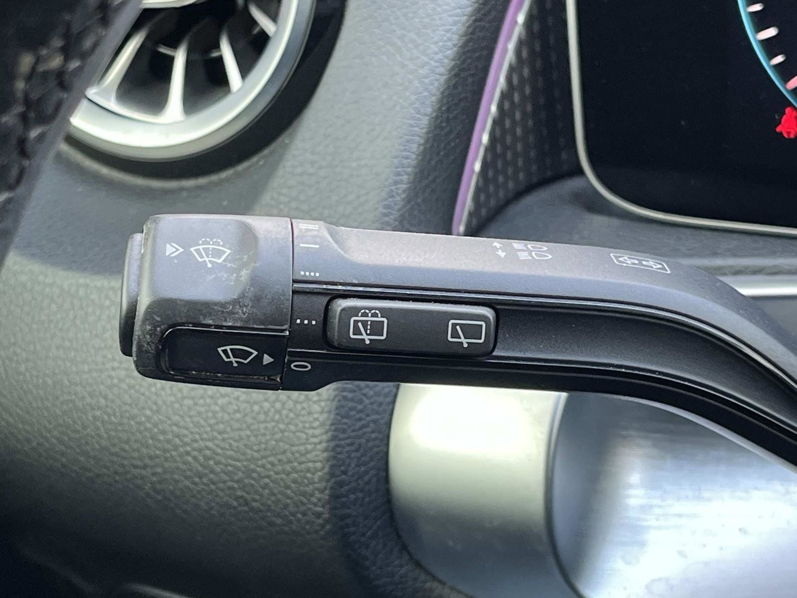 Used 2021 Mercedes-Benz GLB 250 w/ Premium Package image 32