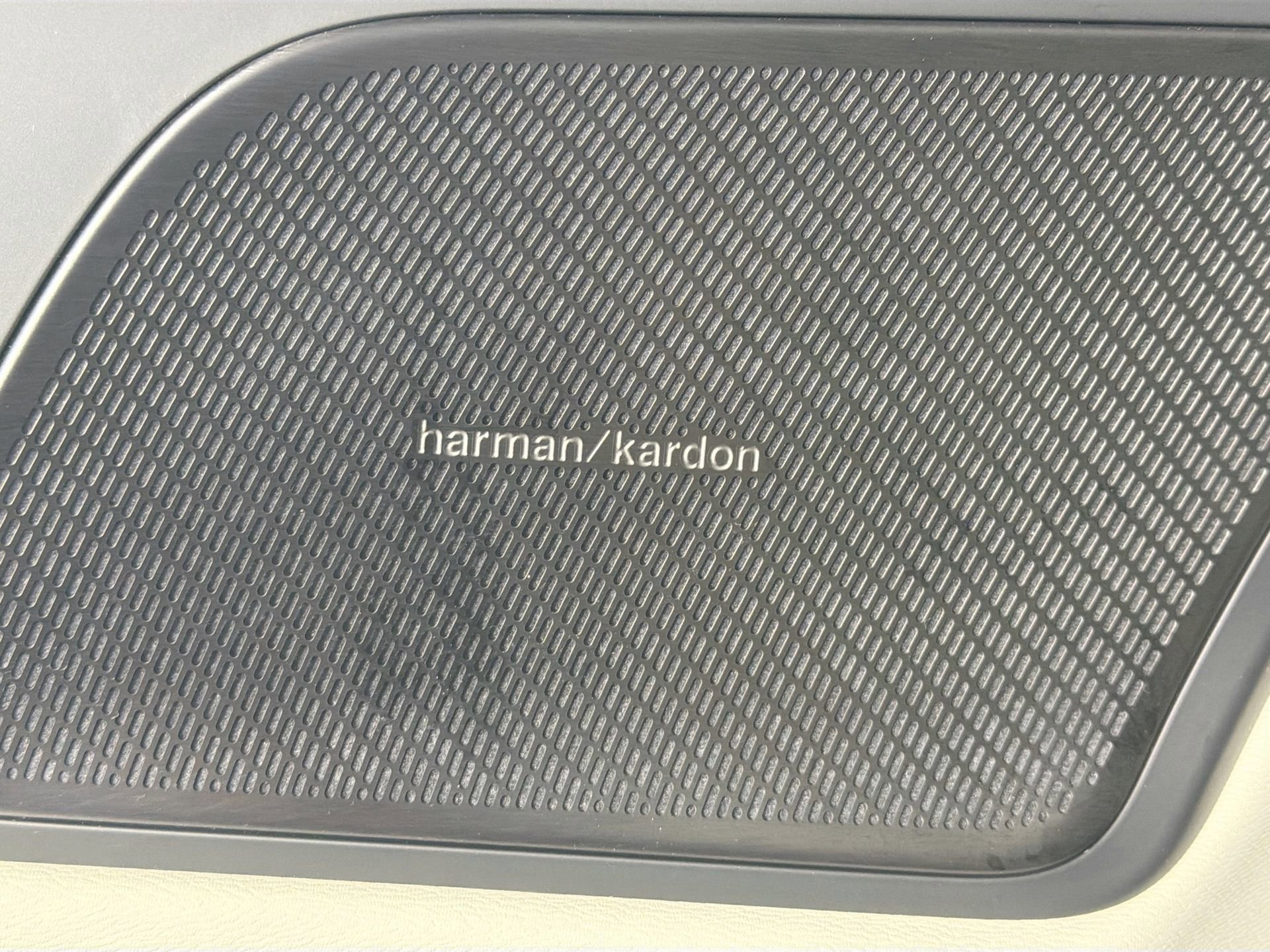 New 2026 Volvo V60 B5 Cross Country Ultra w/ Protection Package Premier image 18