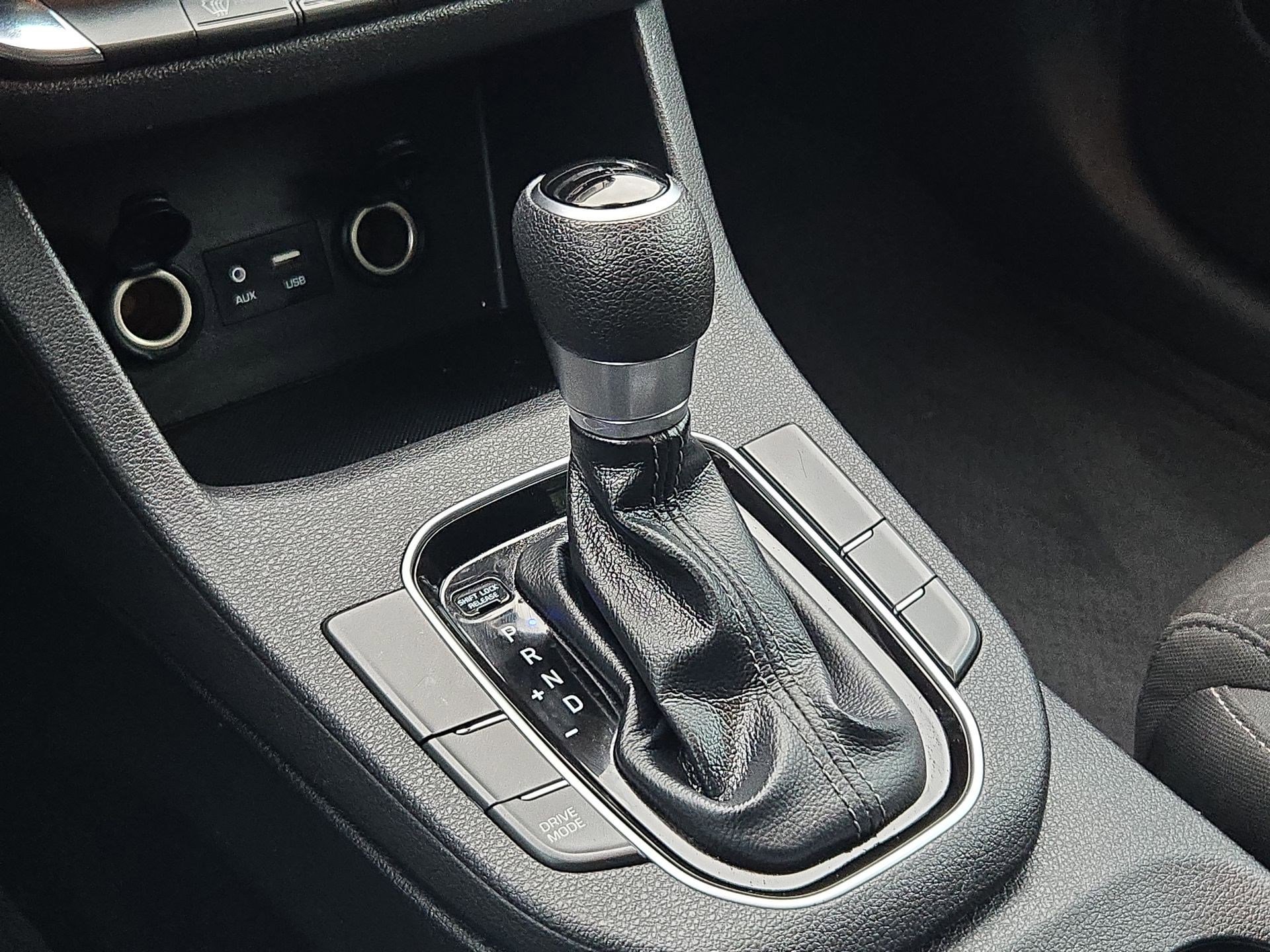 Used 2020 Hyundai Elantra GT image 23