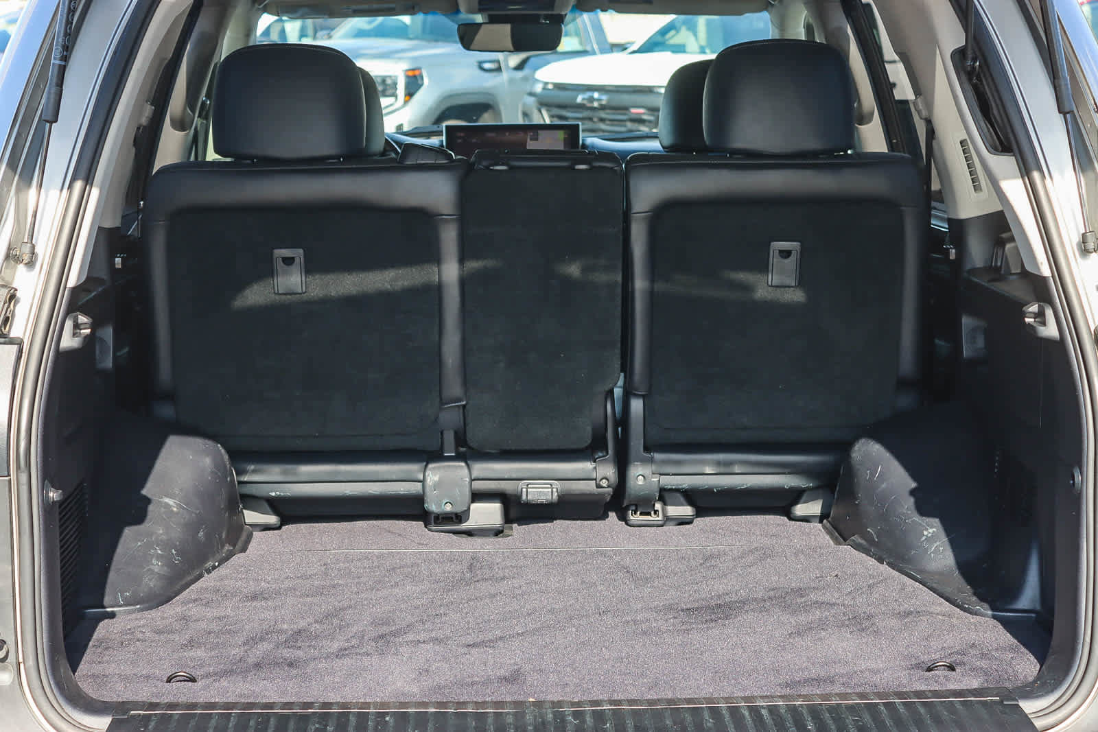 Used 2018 Lexus LX 570 4WD image 25