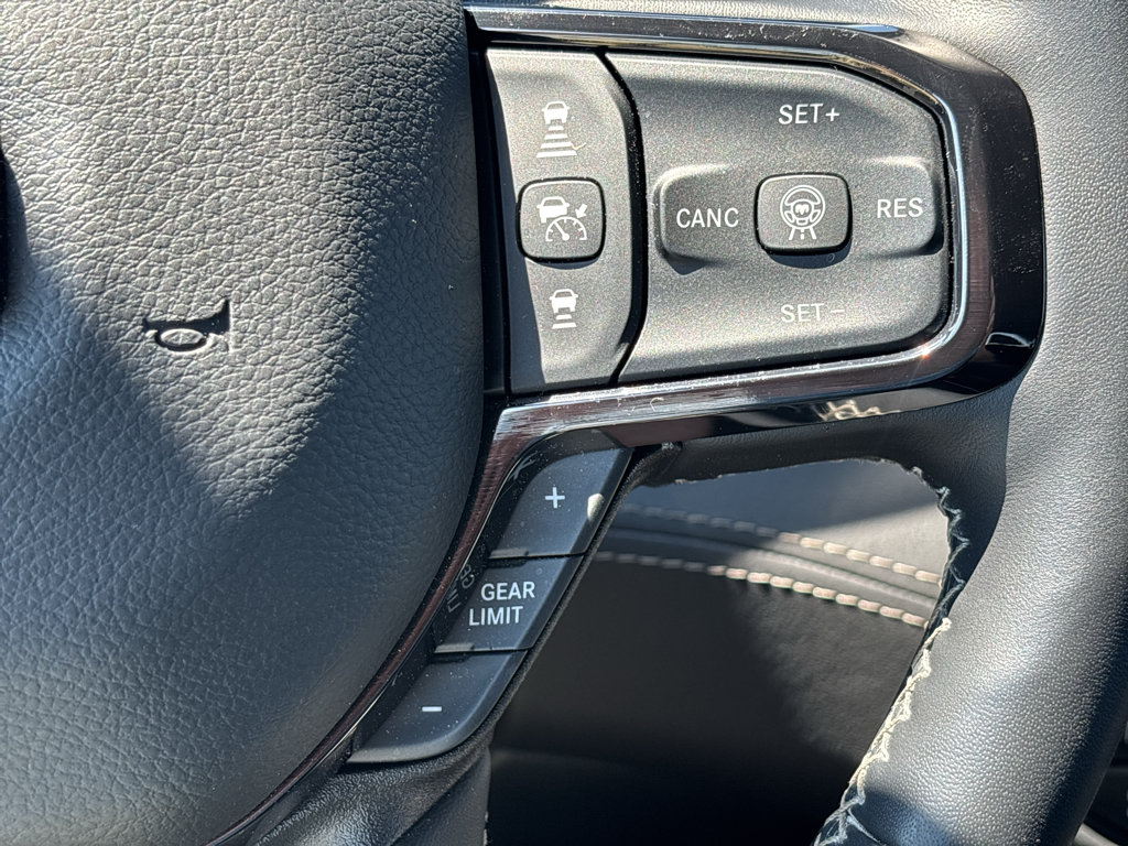 Used 2025 RAM 1500 Limited AWD/4WD image 15