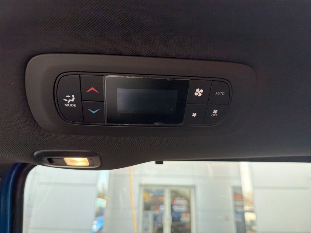 New 2026 Chrysler Pacifica Limited image 14