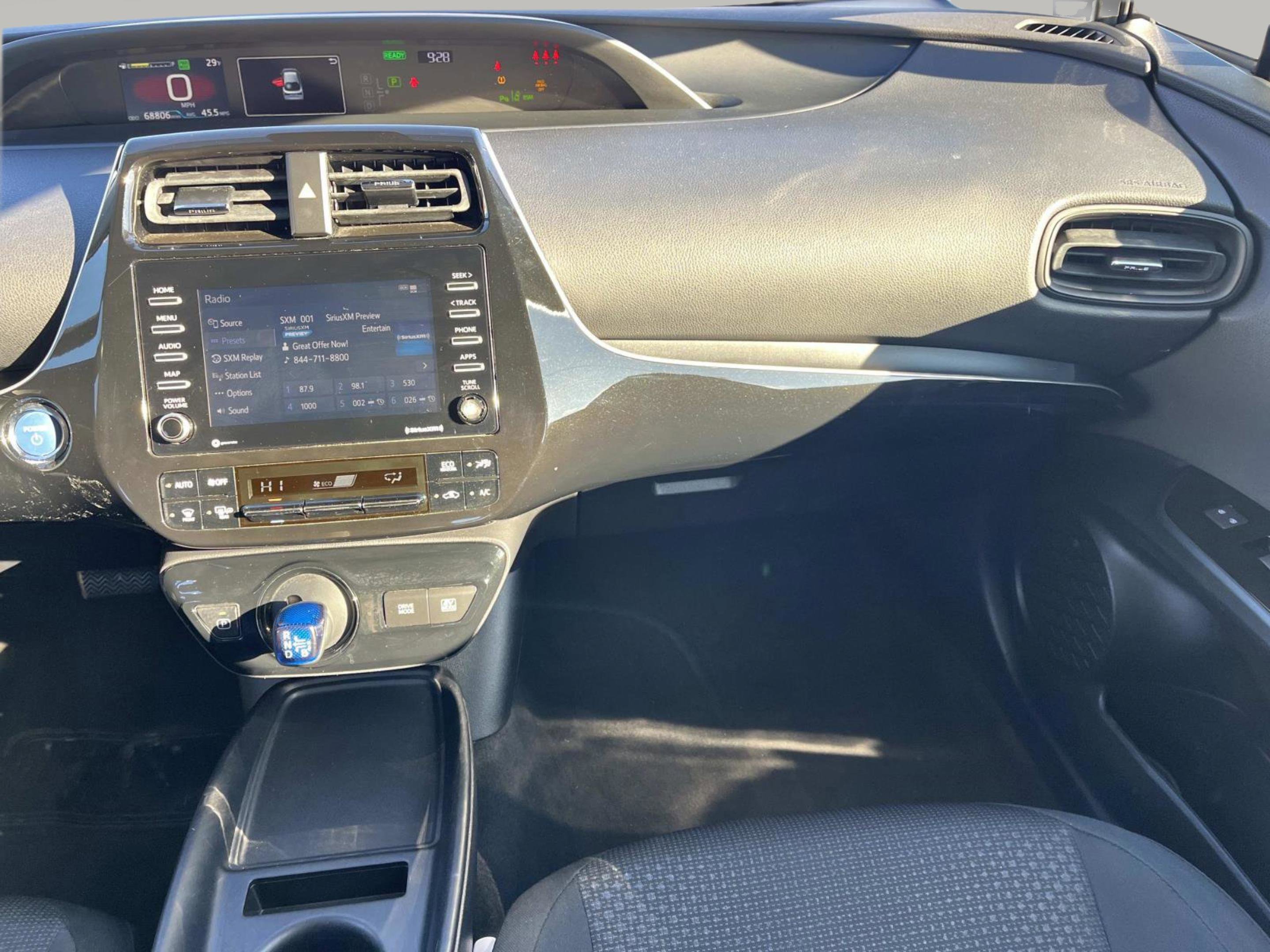 Used 2022 Toyota Prius L Eco image 13