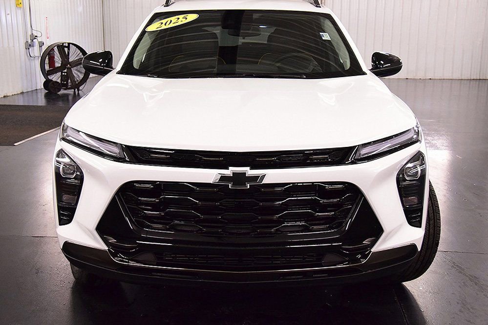 New 2025 Chevrolet Trax ACTIV image 2