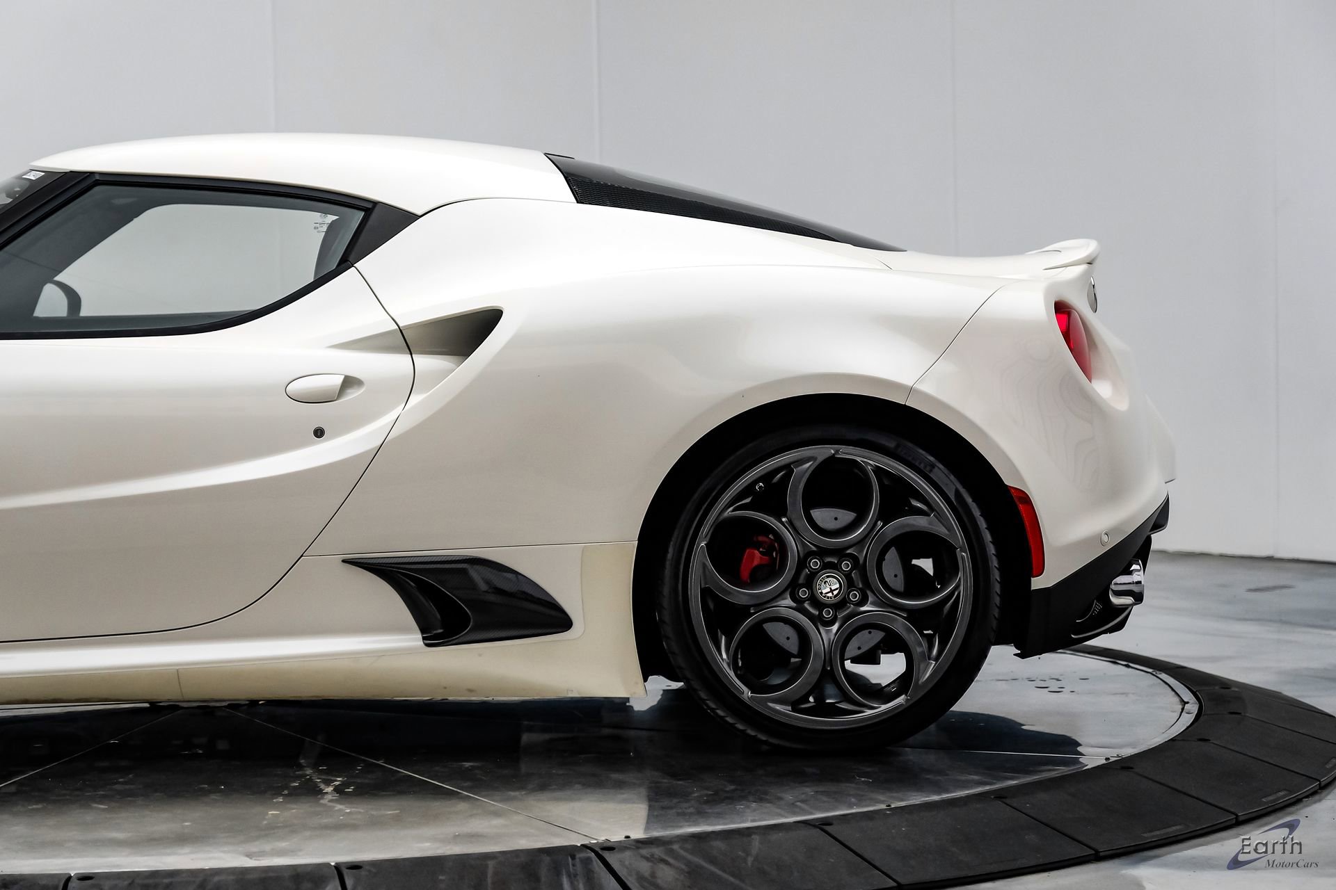 Used 2015 Alfa Romeo 4C Coupe w/ Leather Interior Group image 9