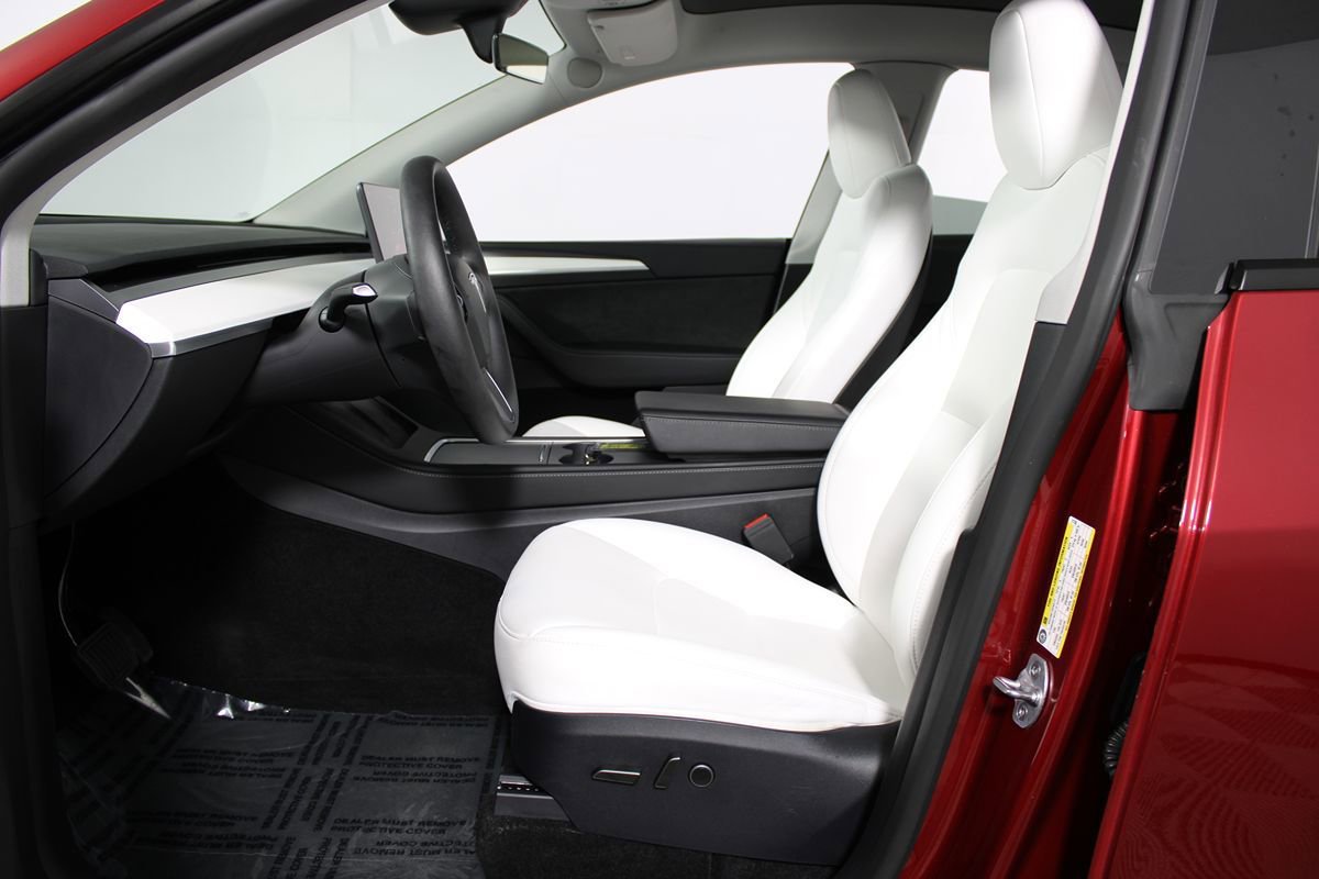 Used 2024 Tesla Model Y Long Range image 8