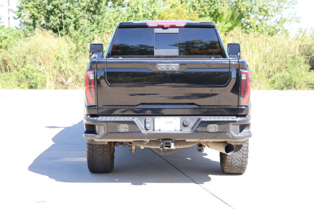 Used 2024 GMC Sierra 2500 AT4 w/ Technology Package AWD/4WD image 7