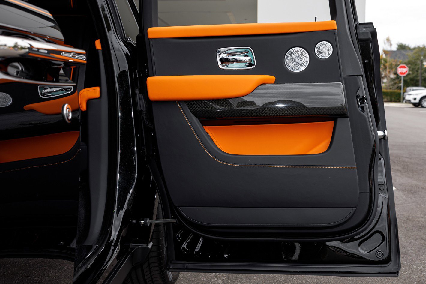 Used 2022 Rolls-Royce Cullinan Black Badge w/ Dark Exterior Package image 49