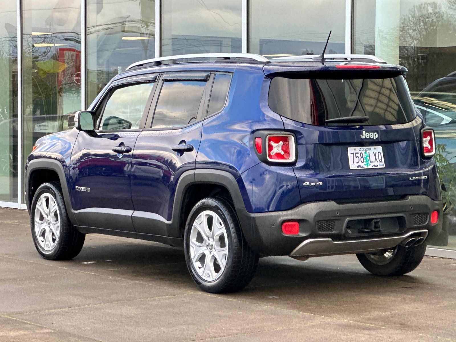 Used 2017 Jeep Renegade Limited image 5