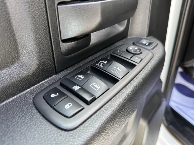 Used 2024 RAM 5500 Tradesman w/ Chrome Appearance Group AWD/4WD image 22