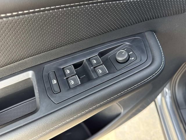 Certified 2025 Volkswagen Atlas Cross Sport SE image 11