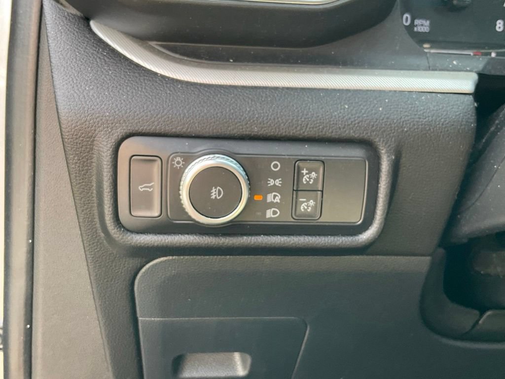 Used 2022 Ford Explorer XLT w/ Equipment Group 202A AWD/4WD image 12