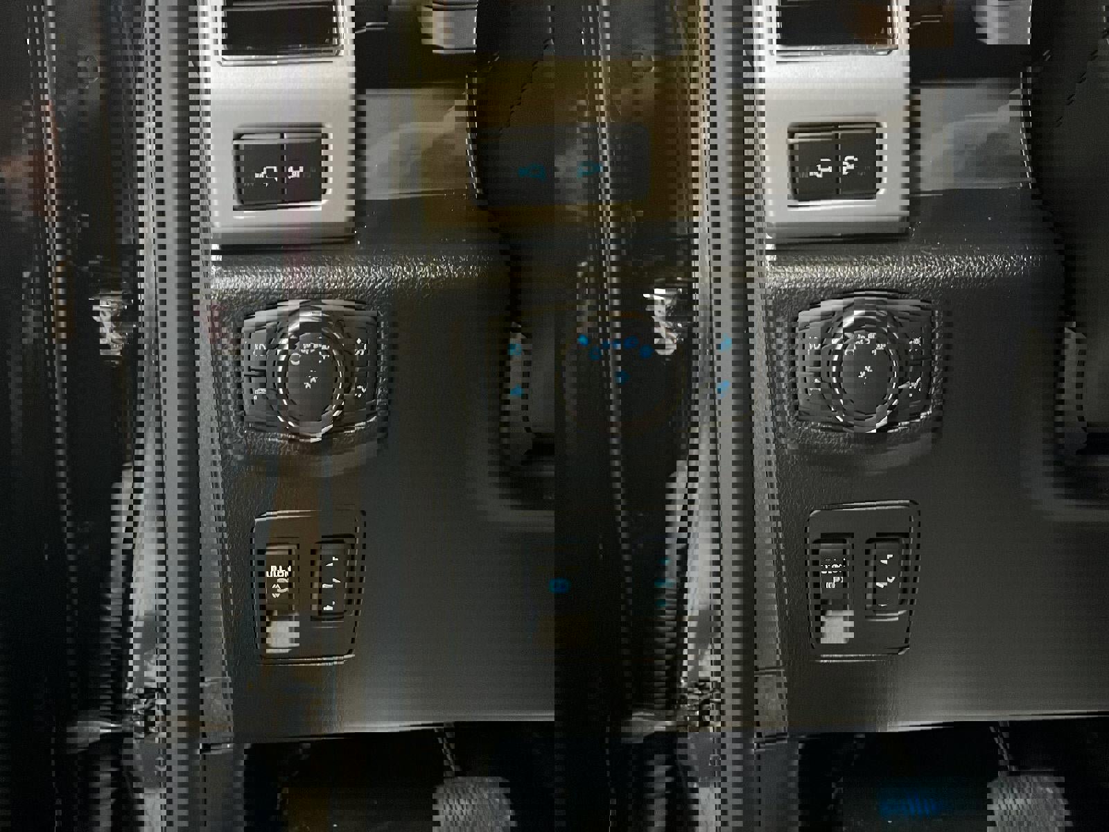 Used 2018 Ford F150 Lariat w/ Equipment Group 502A Luxury image 15