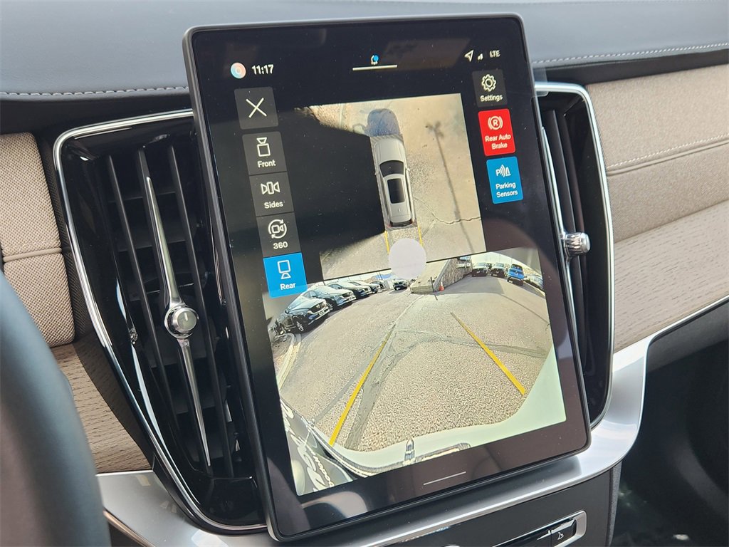 New 2026 Volvo XC90 B6 Ultra w/ Protection Package image 13