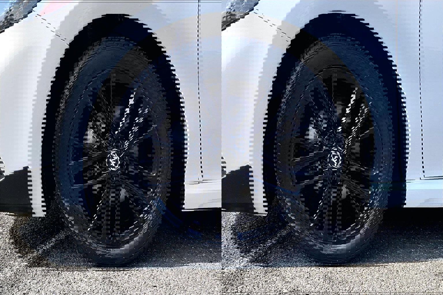 Used 2025 Toyota Camry SE image 9