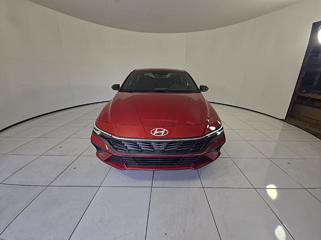 New 2025 Hyundai Elantra SEL FWD image 2