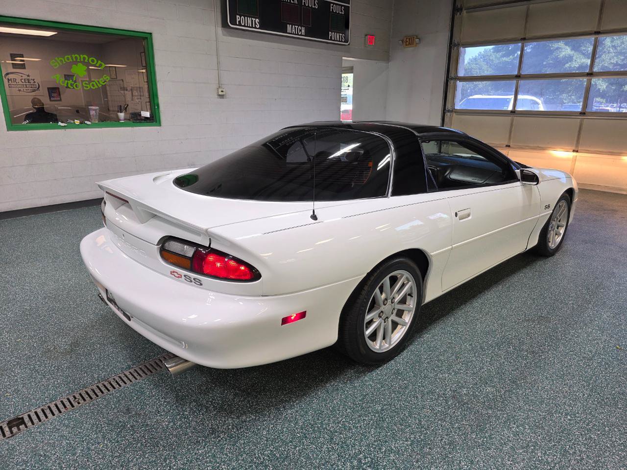 Used 2002 Chevrolet Camaro Z28 w/ SS Performance/Appearance Pkg RWD image 6