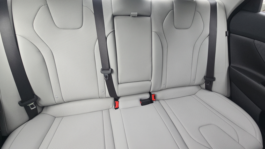 New 2026 Hyundai Elantra Limited FWD image 10