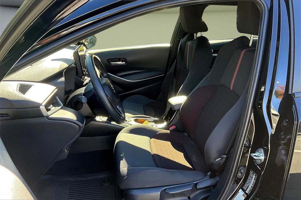 Used 2024 Toyota Corolla SE w/ Convenience Package image 18