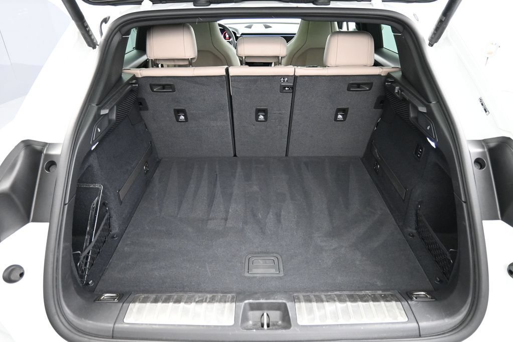 Certified 2025 Porsche Macan Electric RWD image 26