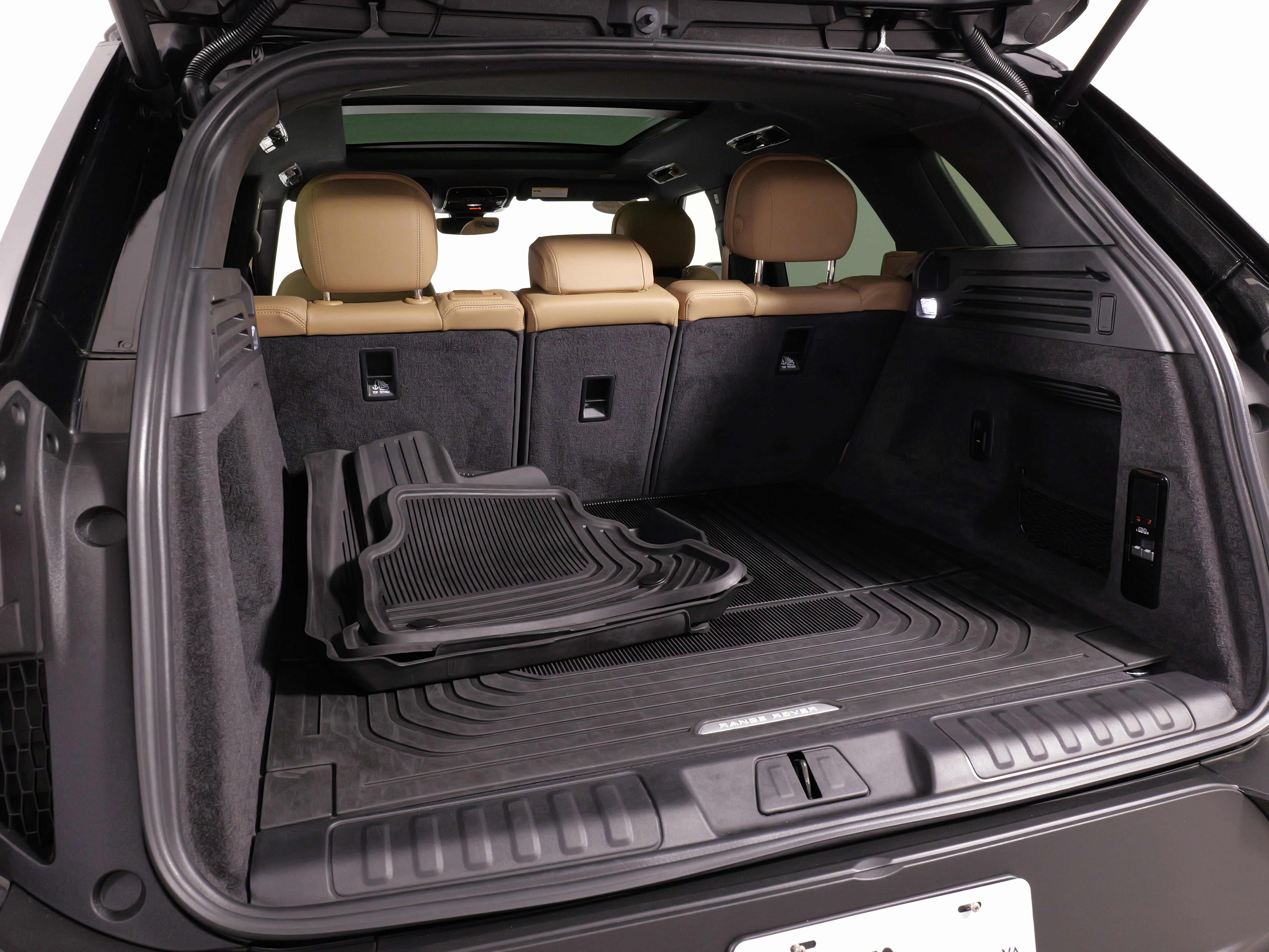 Used 2025 Land Rover Range Rover Sport SE image 61