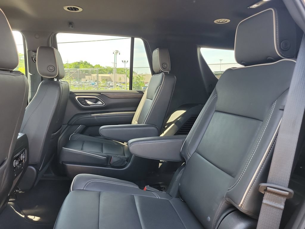Used 2024 Chevrolet Tahoe Premier AWD/4WD image 13