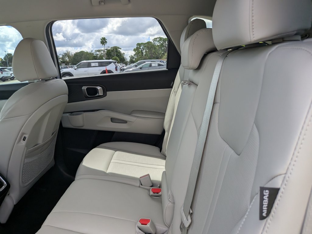 Certified 2026 Kia Sorento S FWD image 18